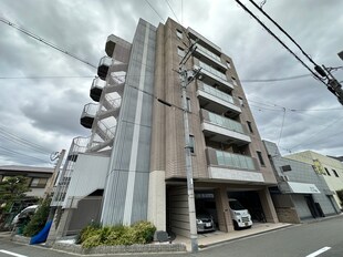 マンショングランの物件外観写真